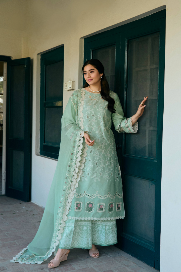 Vintage flora Lawn