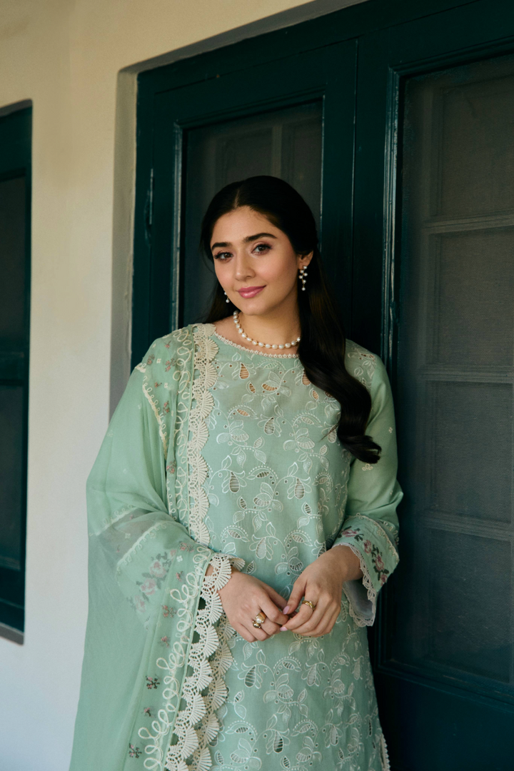 Vintage flora Lawn