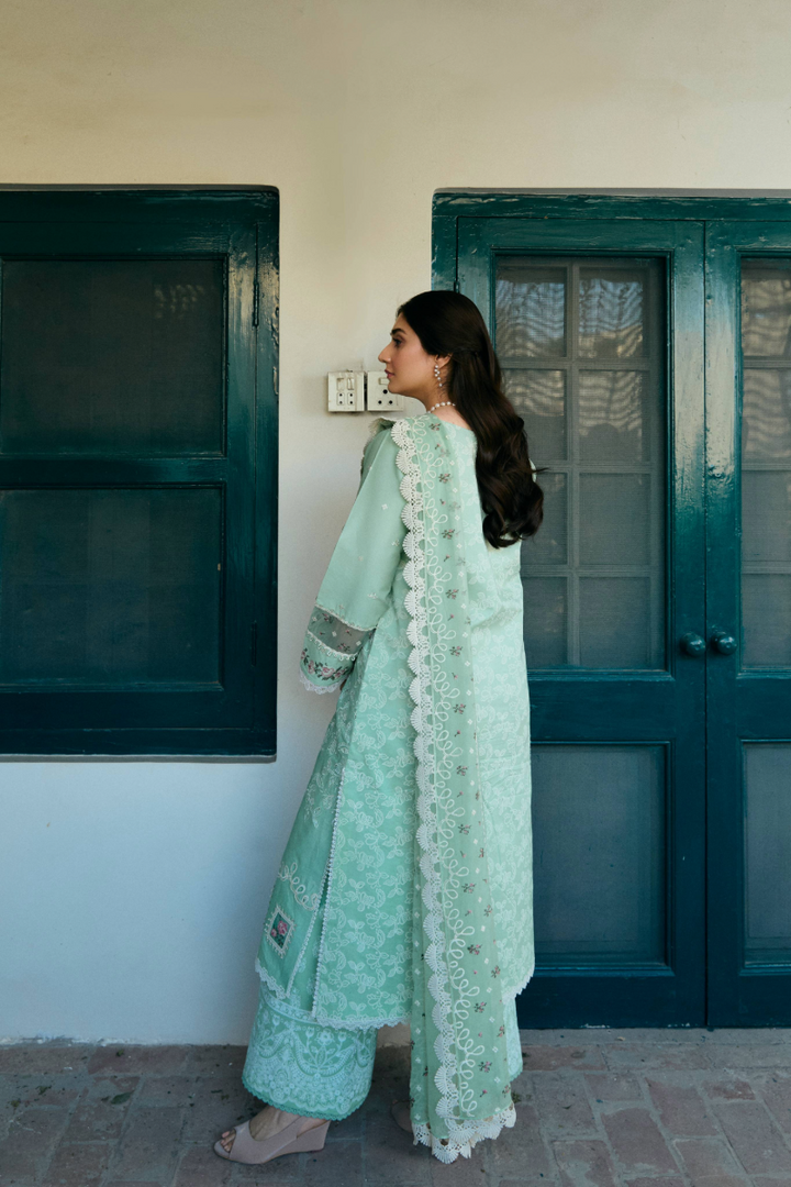 Vintage flora Lawn