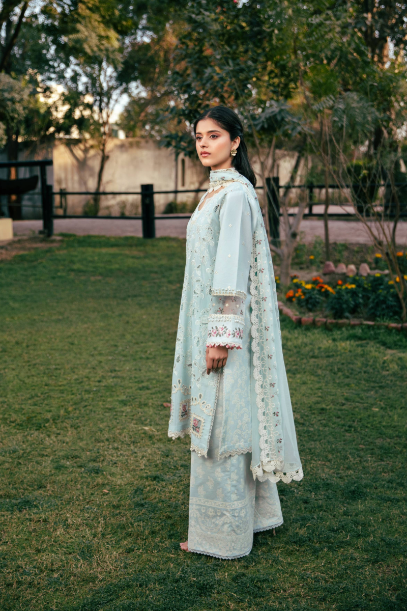 Vintage flora Lawn