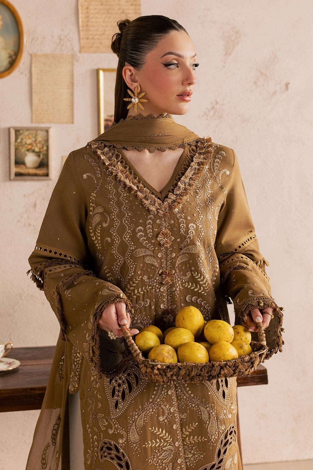 Exclusive Unstitched Karandi 3 piece