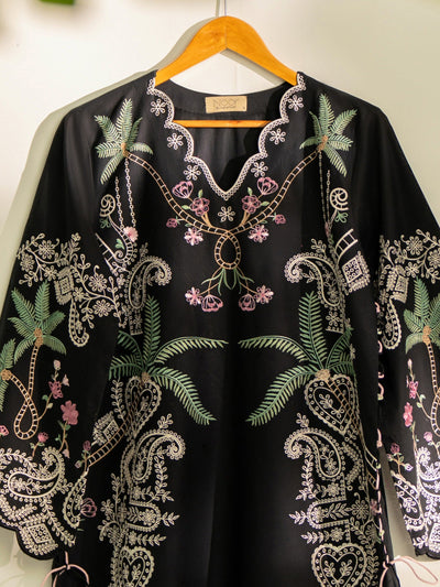 Embroidered kaftan