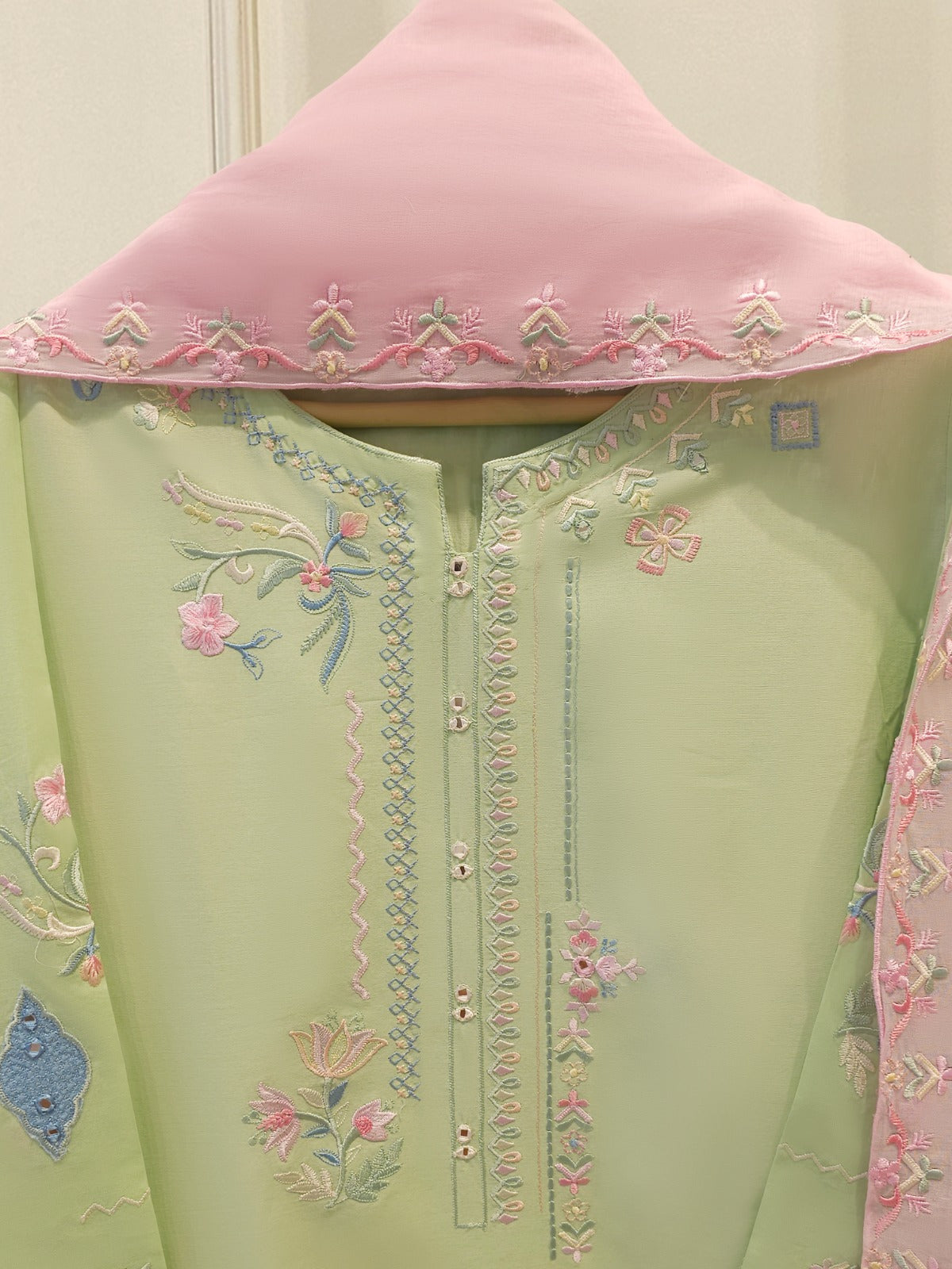 3 Piece - Embroidered Lawn Suit