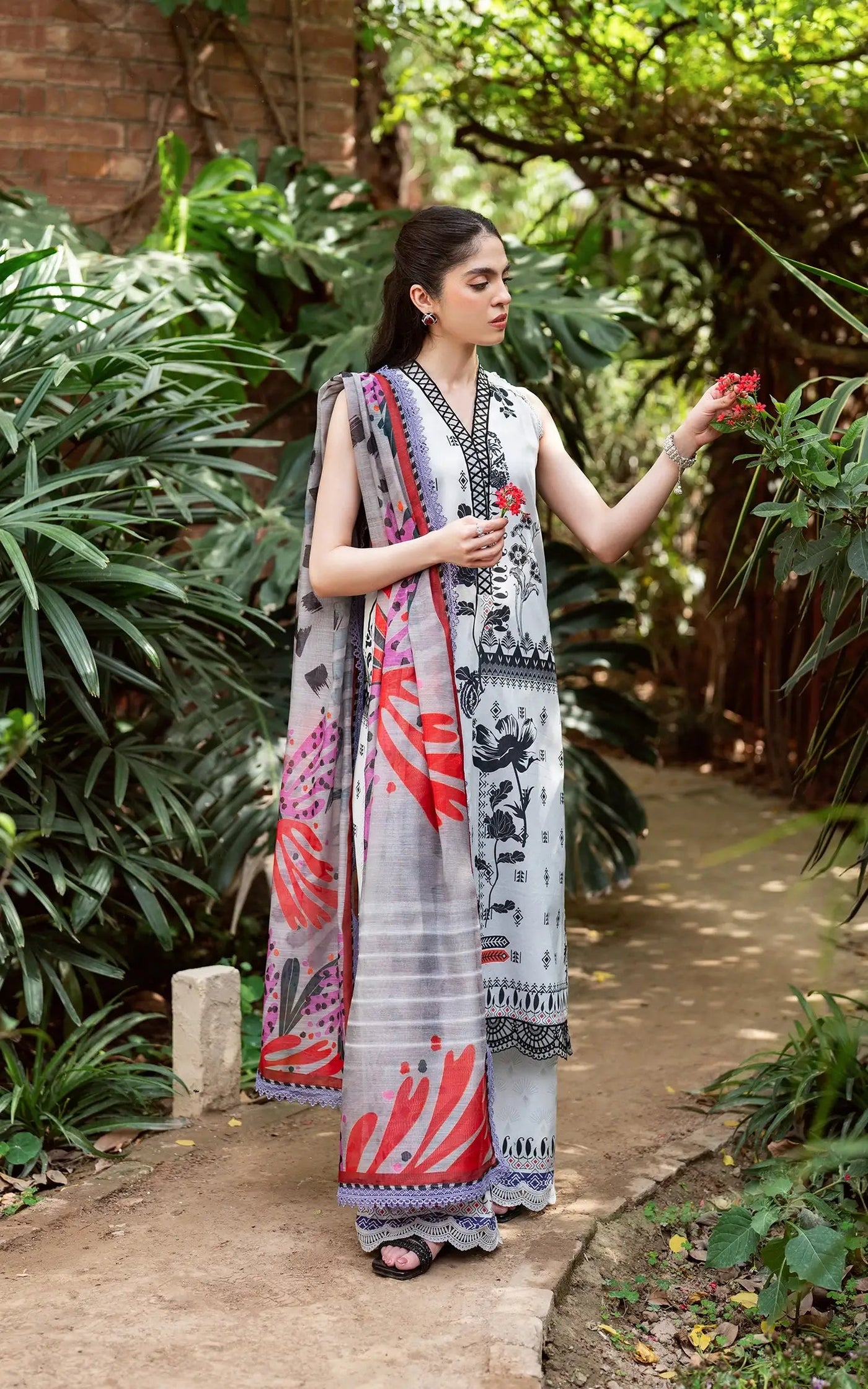 Asifa Summer Lawn