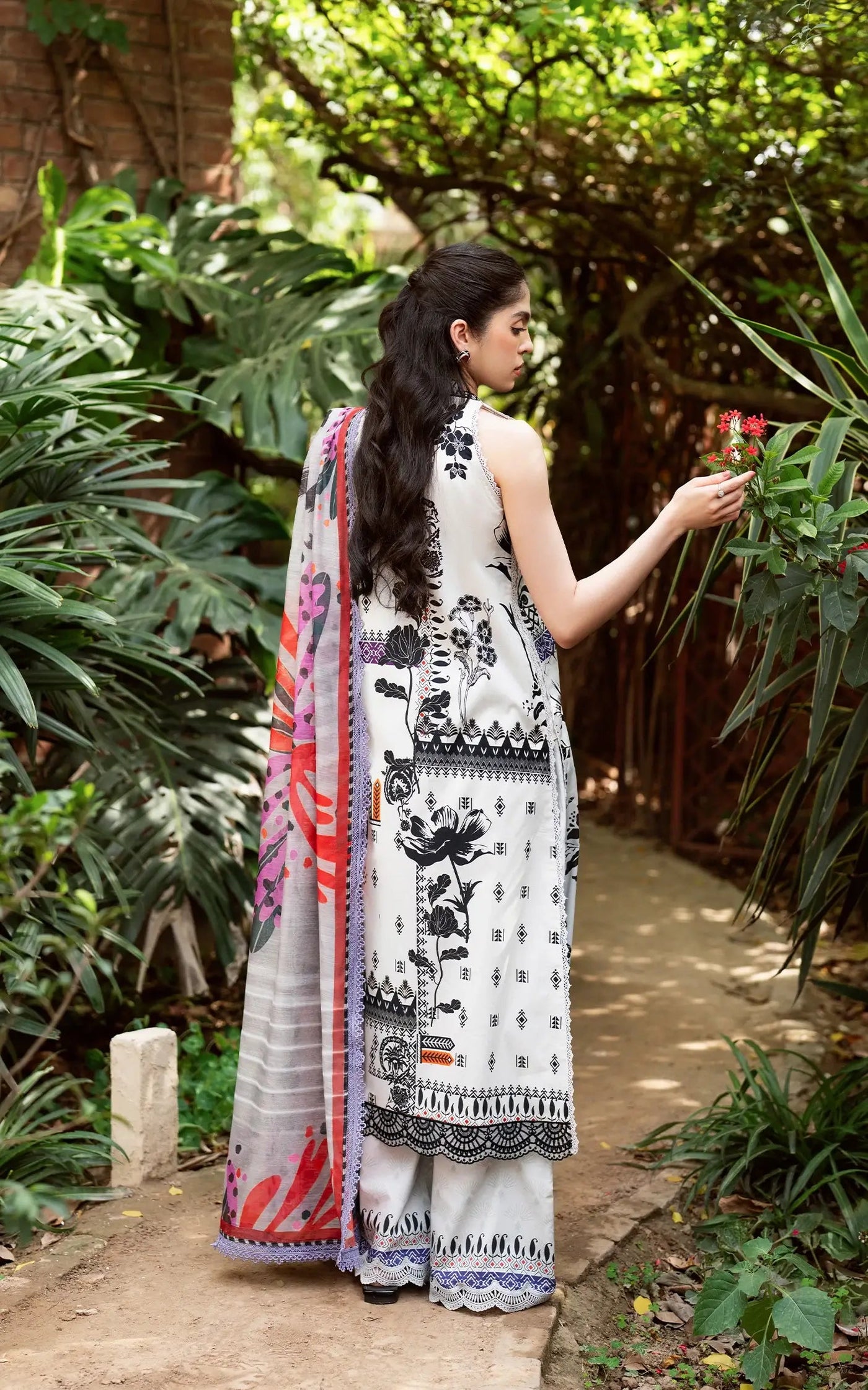 Asifa Summer Lawn