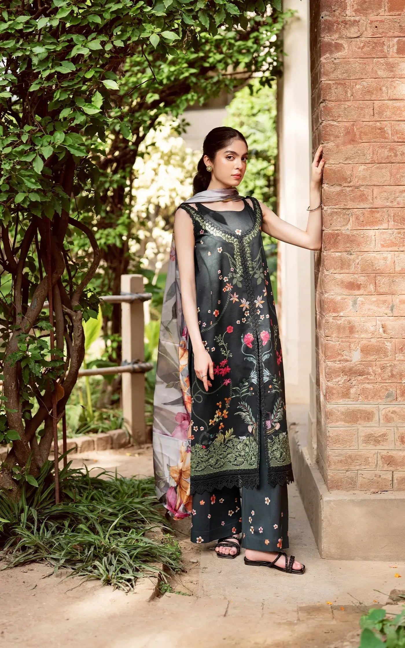 Asifa Summer Lawn