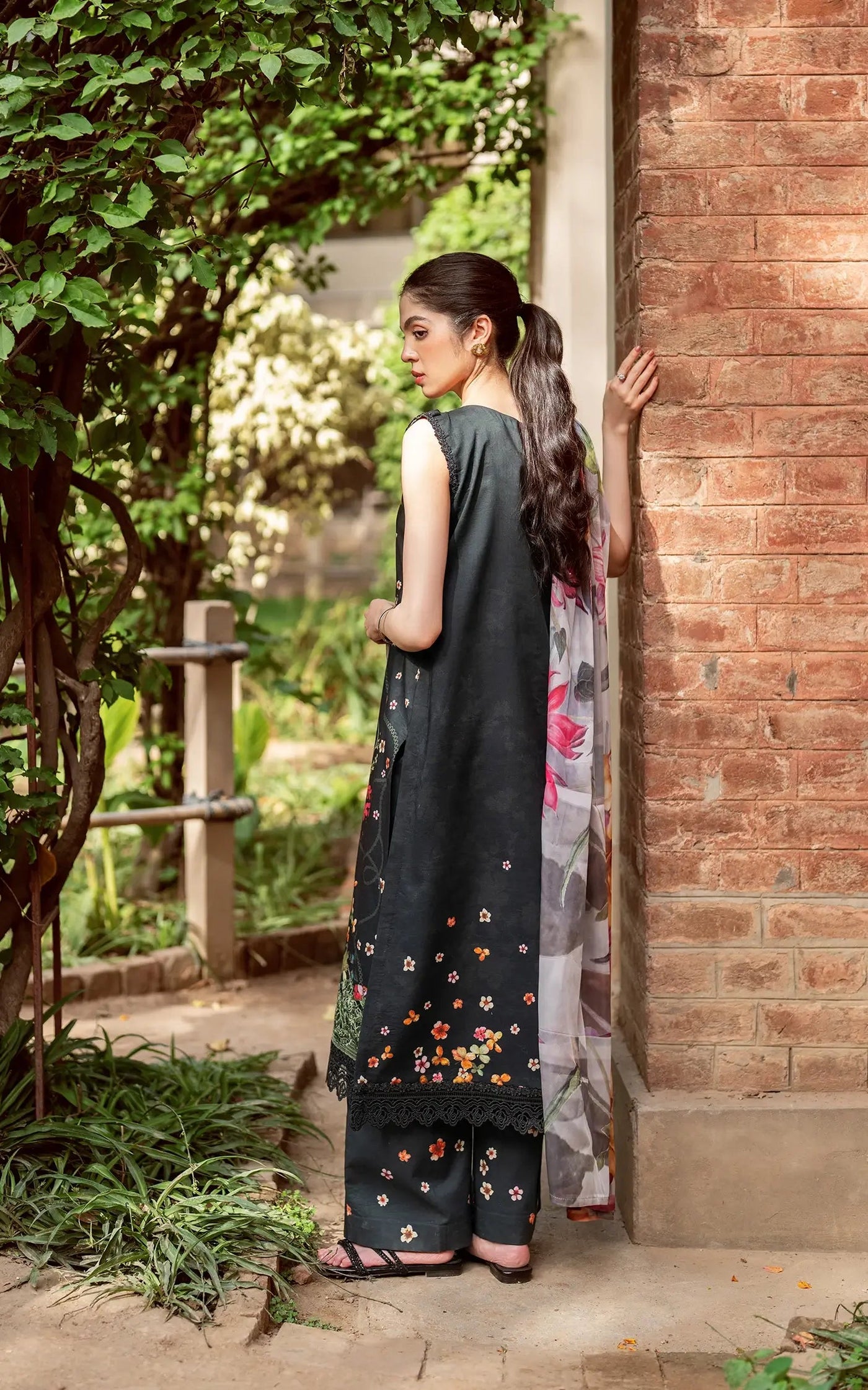 Asifa Summer Lawn