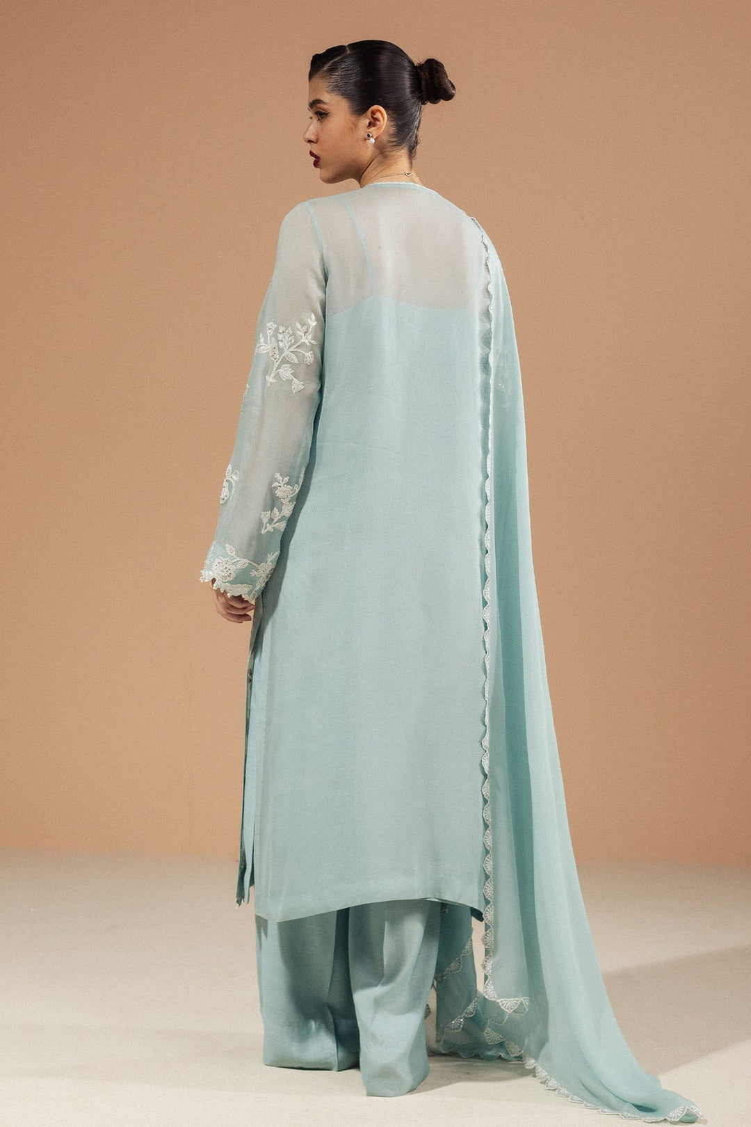 ZARA SHAHJAHAN ( Pret )