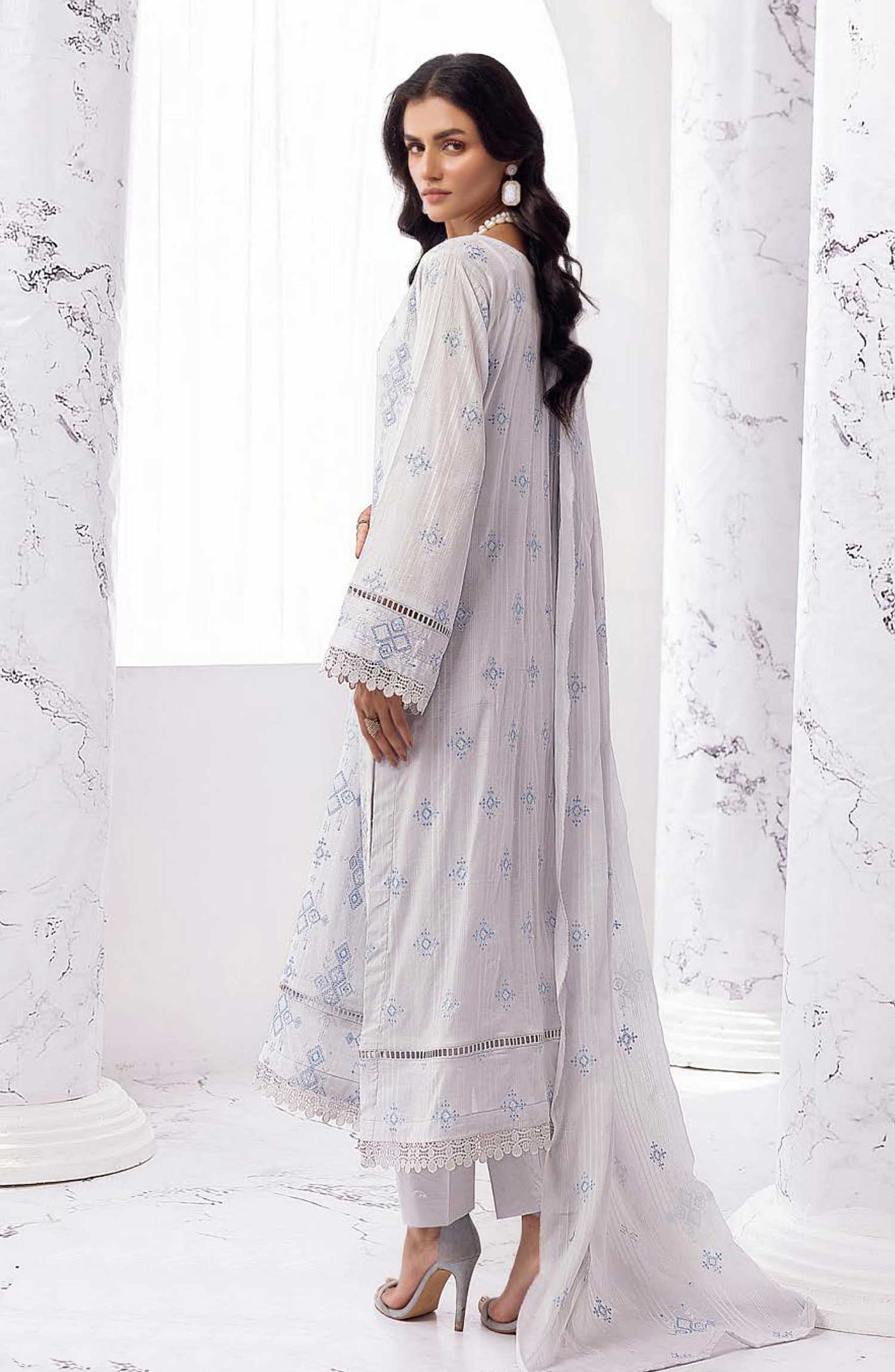 Arzoo Embroidered Slub Lawn