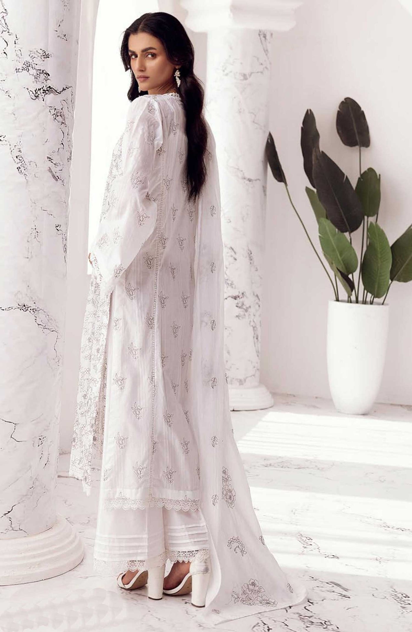 Arzoo Embroidered Slub Lawn