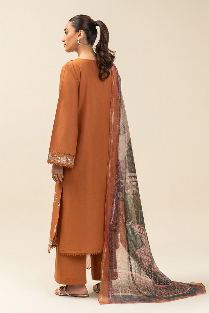 3 PIECE EMBROIDERED LAWN SUIT