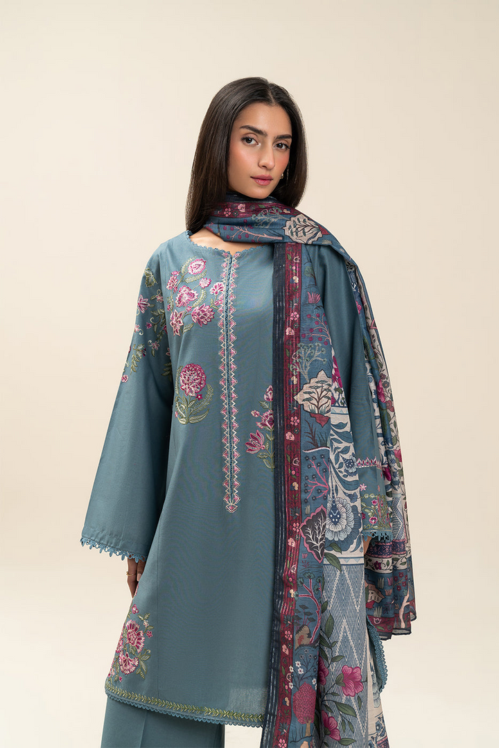 3 PIECE EMBROIDERED LAWN SUIT