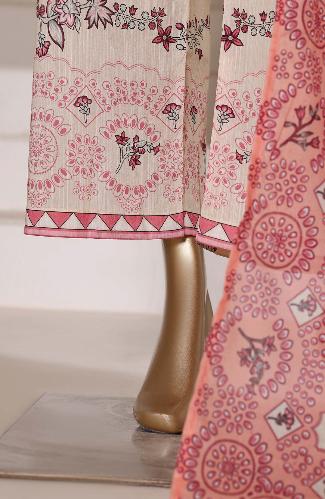 Printed Lawn Stitched 3 Piece Suit