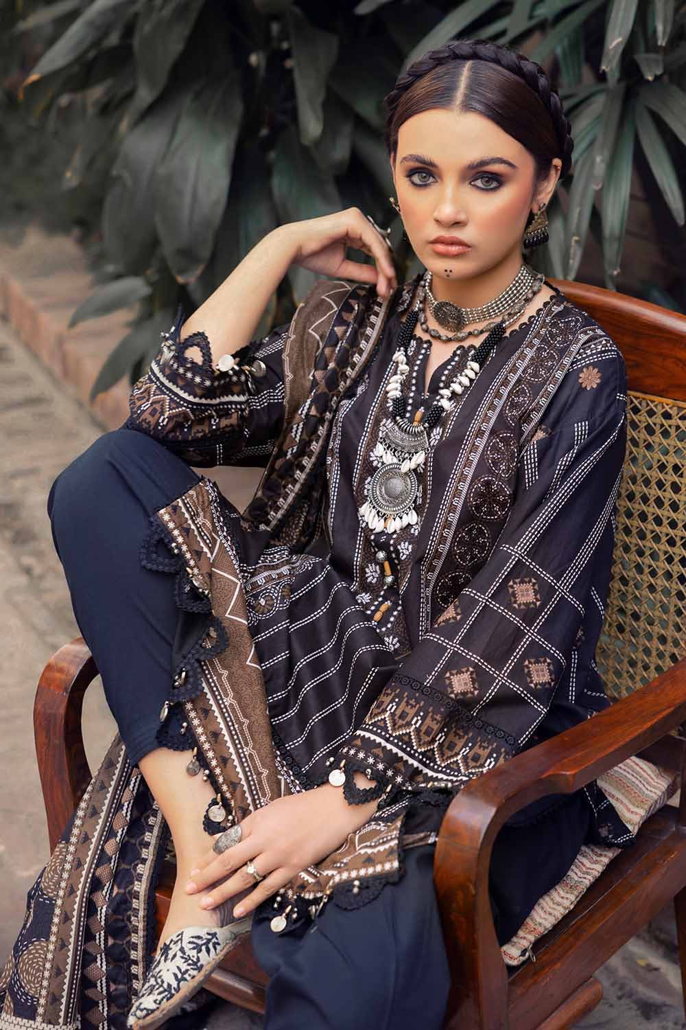 Gul Ahmed 3 Piece Unstitched Printed Lawn Suit CL-42214