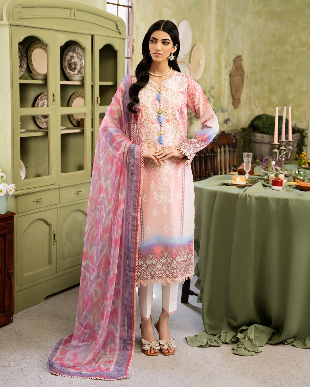 ROHEENAZ FLORA PRINTED LAWN | Amara