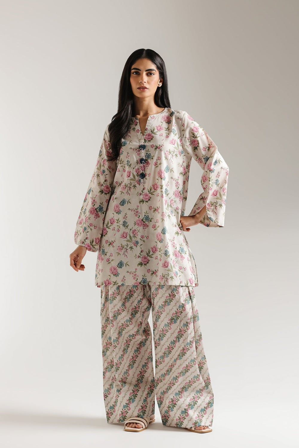 EMBROIDERED SUIT 2 PC