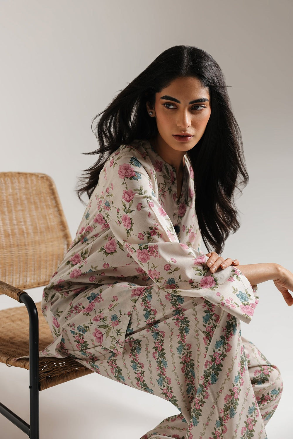 EMBROIDERED SUIT 2 PC