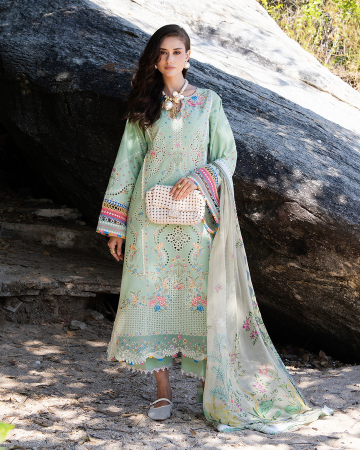 3Pc Lawn Embroidered Suit
