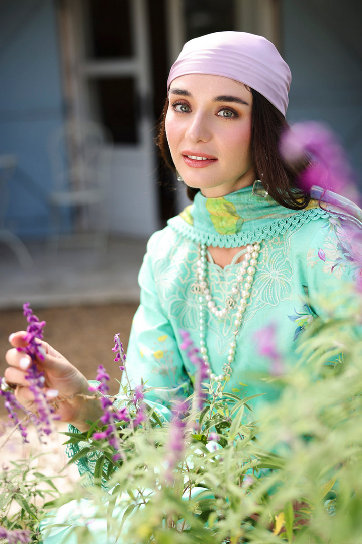Lifestyle Summer Lawn