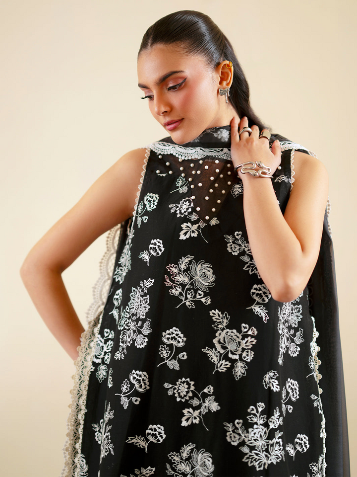 Ember 3 PC Lawn &