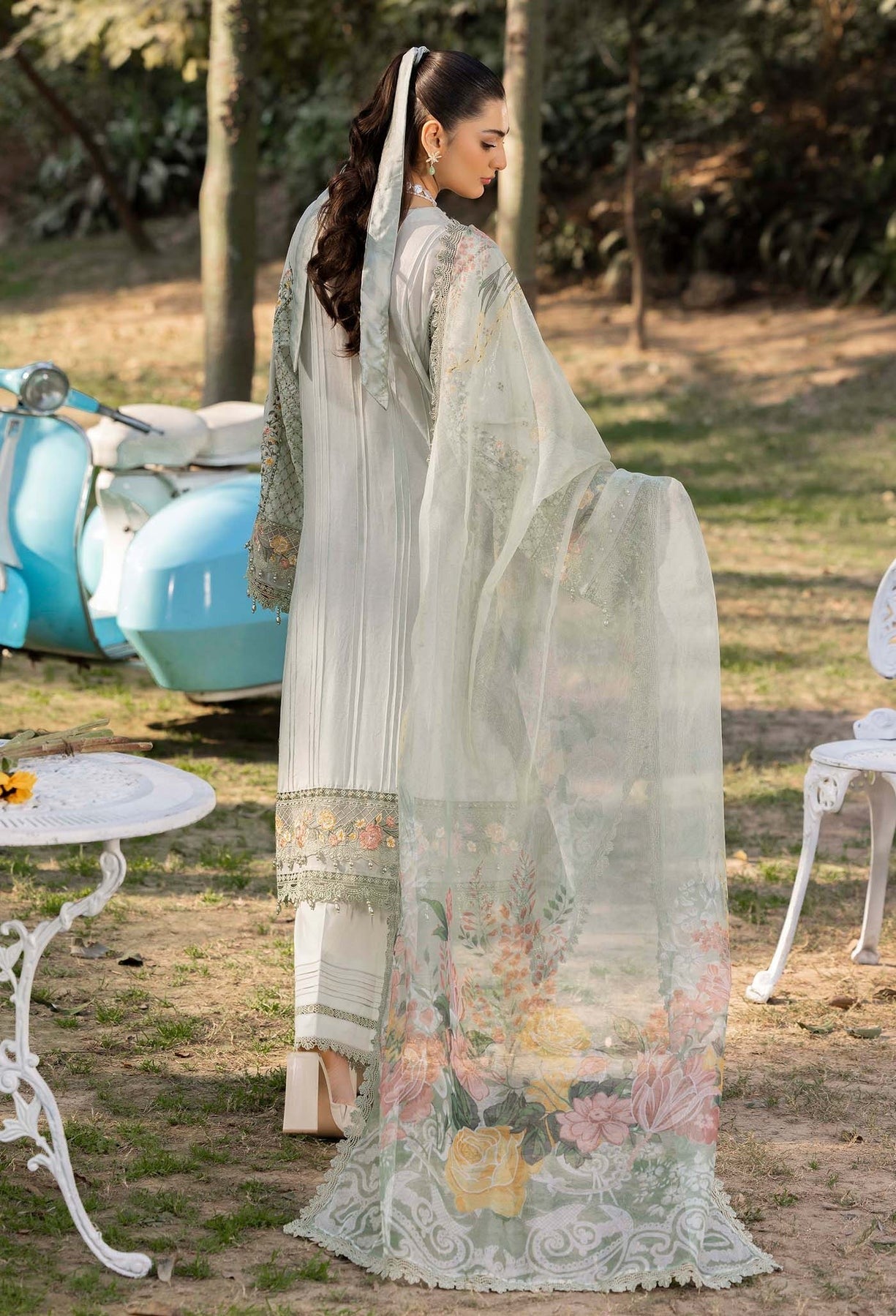 Gull Rukh Lawn