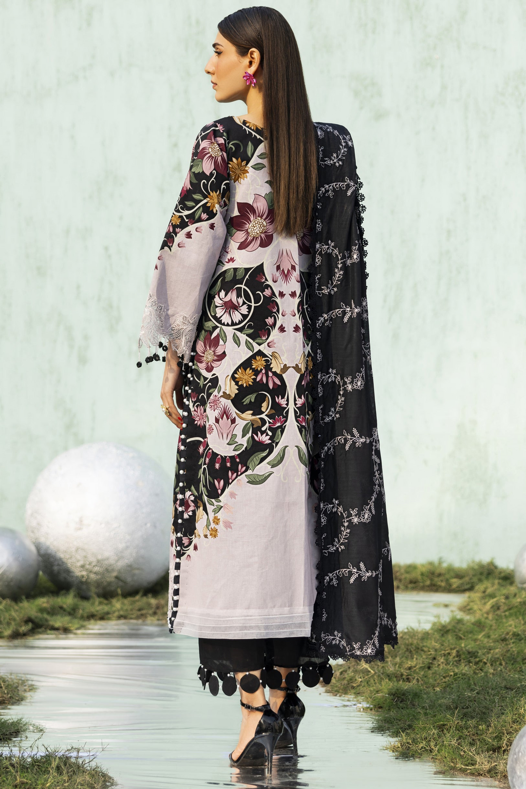 Ivy Bloom Lawn 3 PC