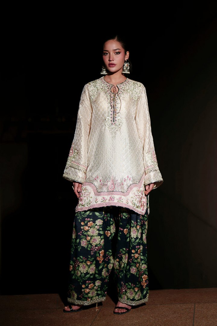 EMBROIDERED SUIT