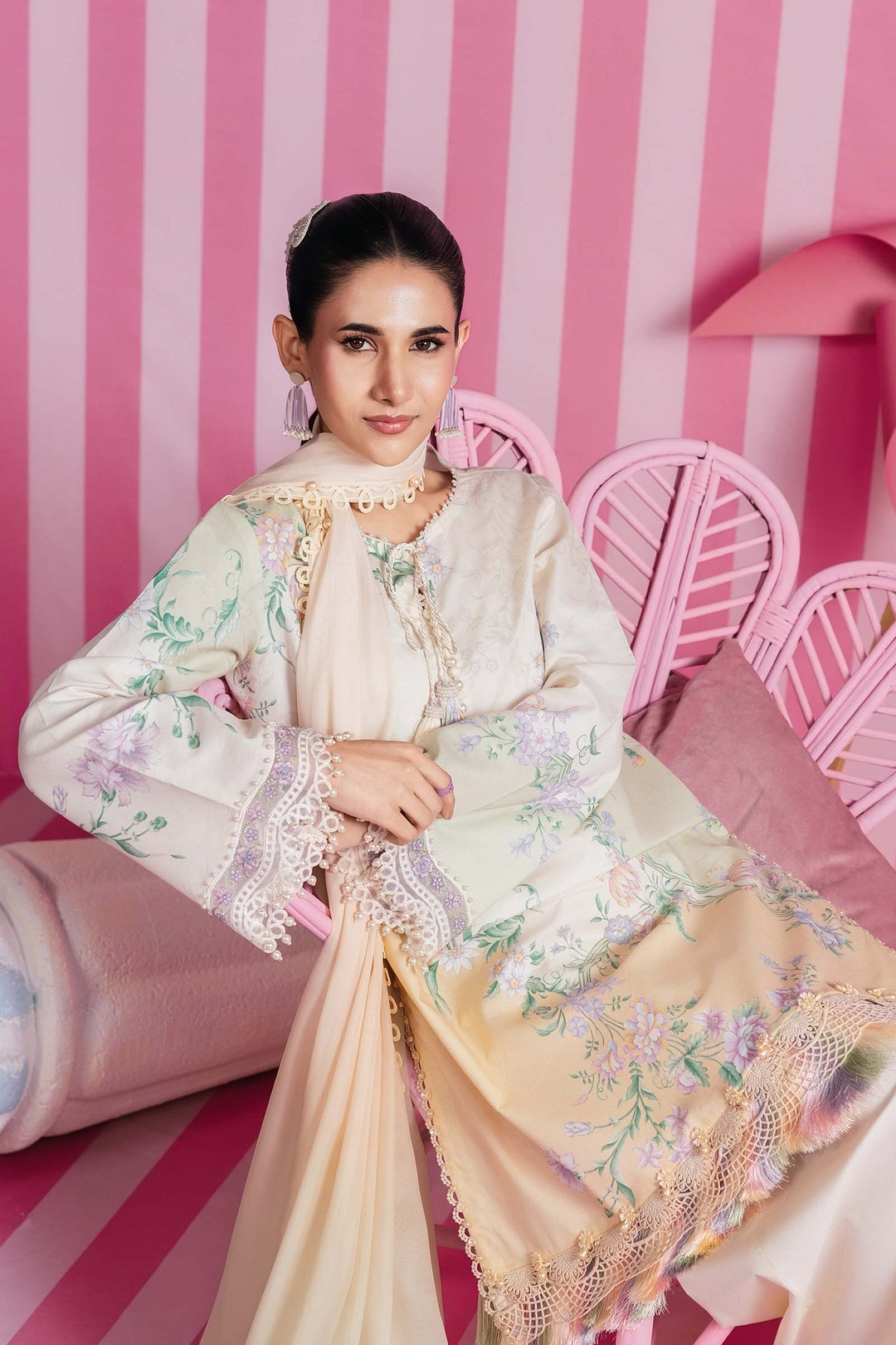 3 Pc Unstitched Embroidered Lawn Suit