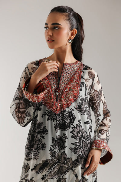 EMBROIDERED SUIT