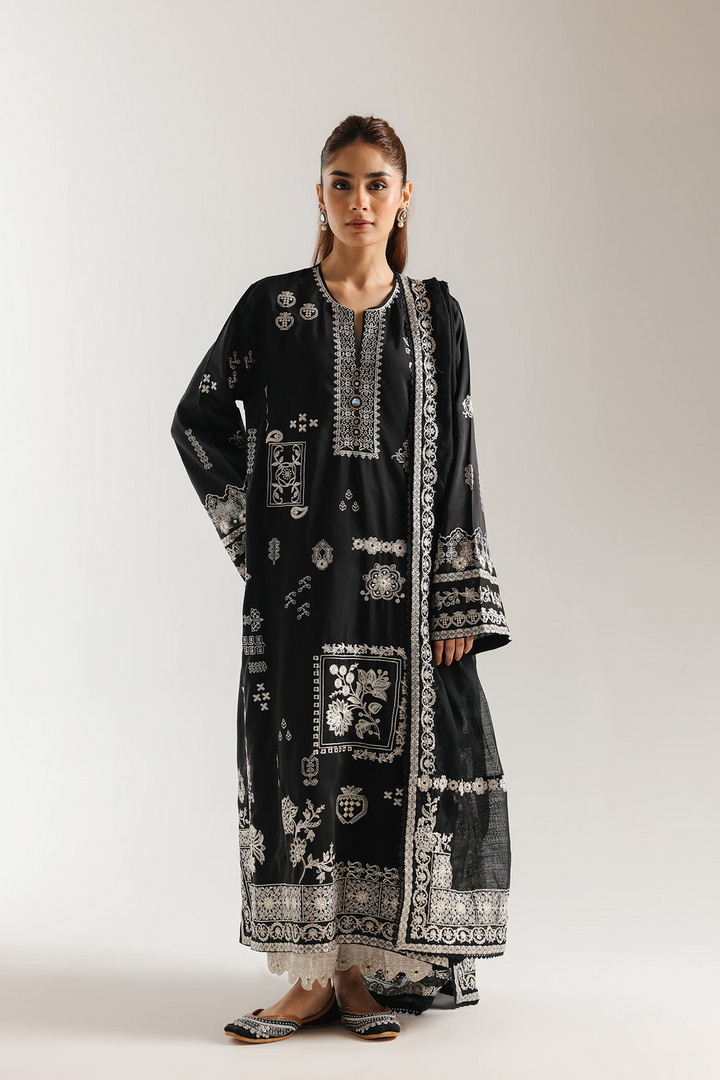 EMBROIDERED SUIT