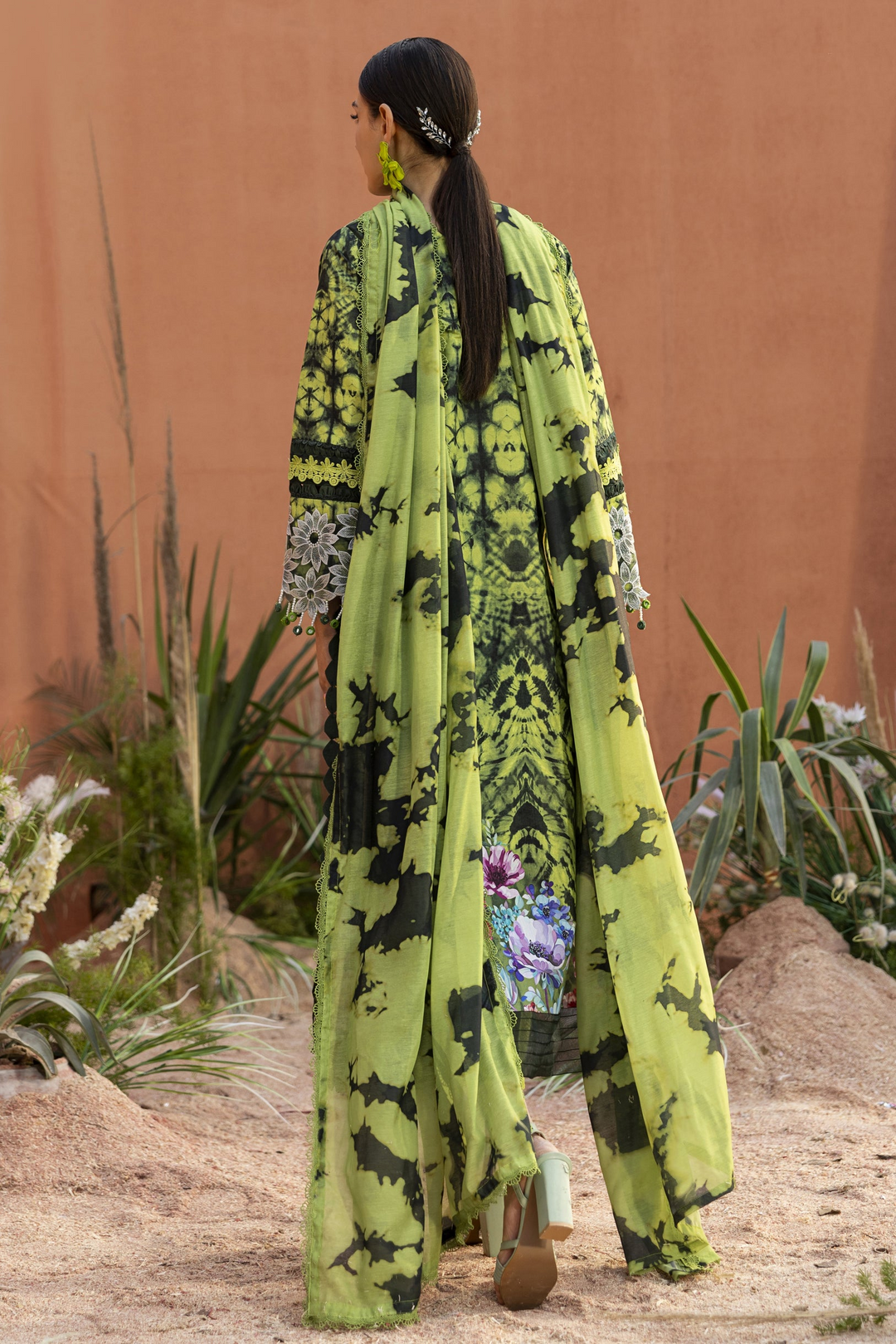 Ivy Bloom Lawn 3 PC