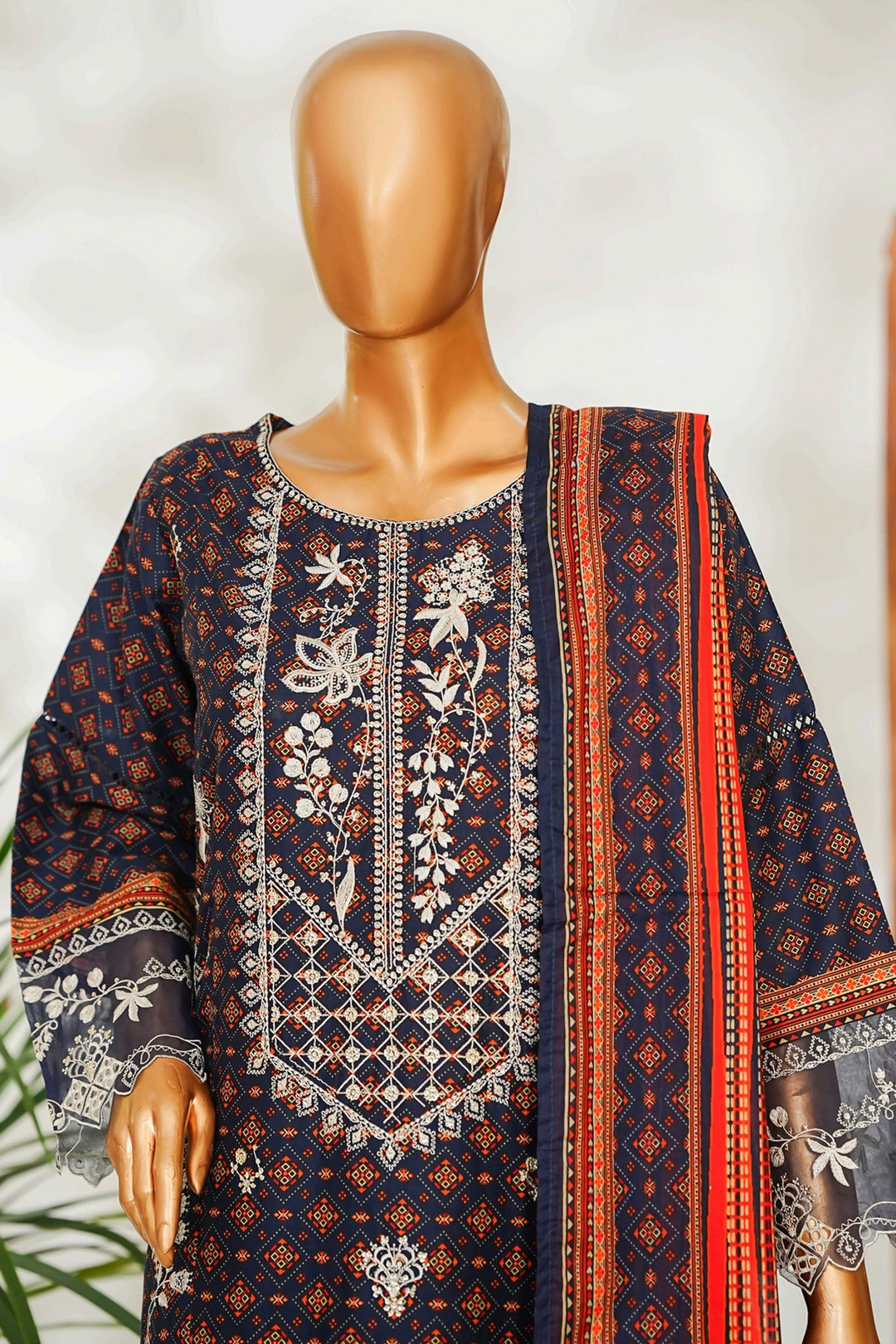 Stitched 3 Piece Exclusive Emb Lawn