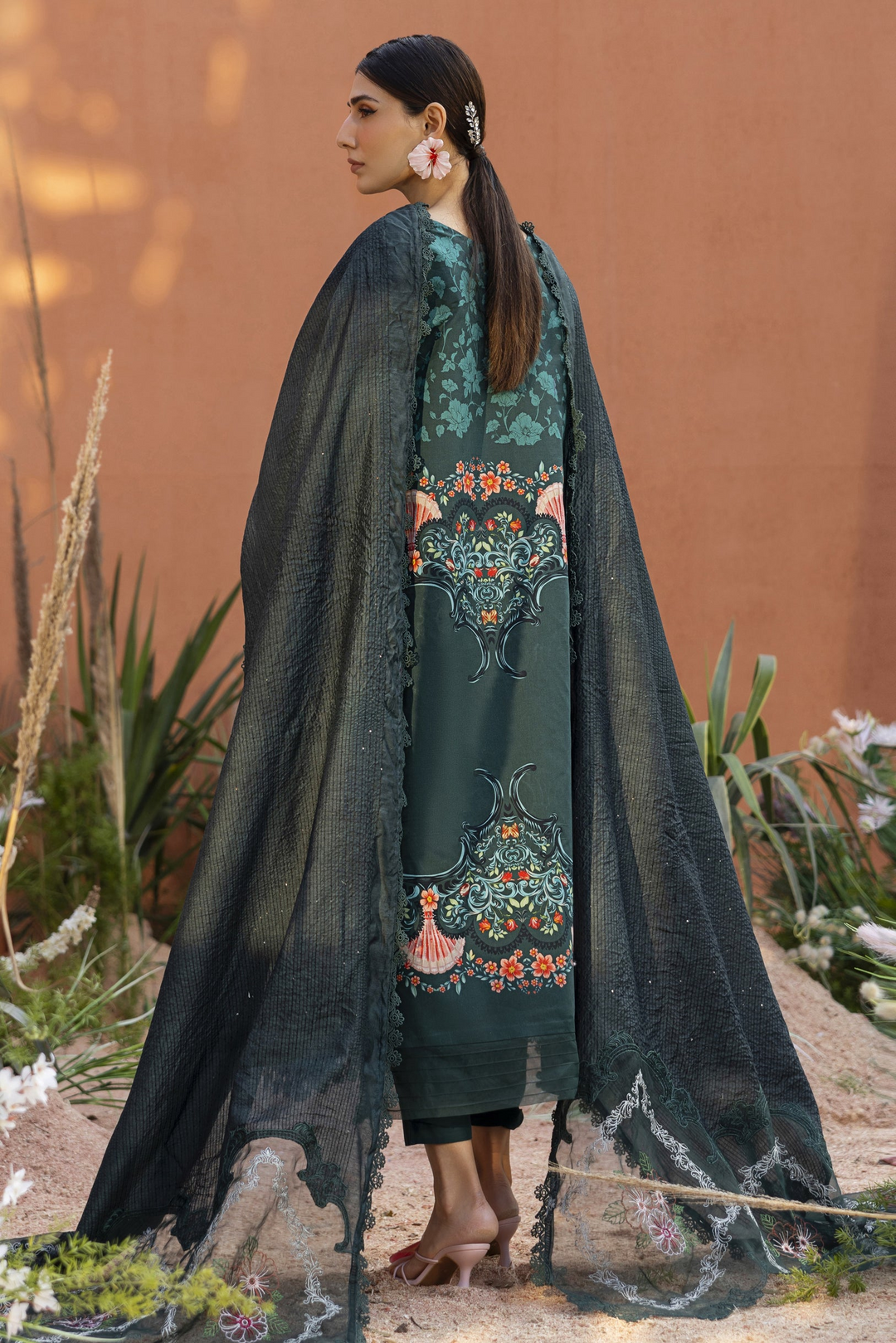 Ivy Bloom Lawn 3 PC