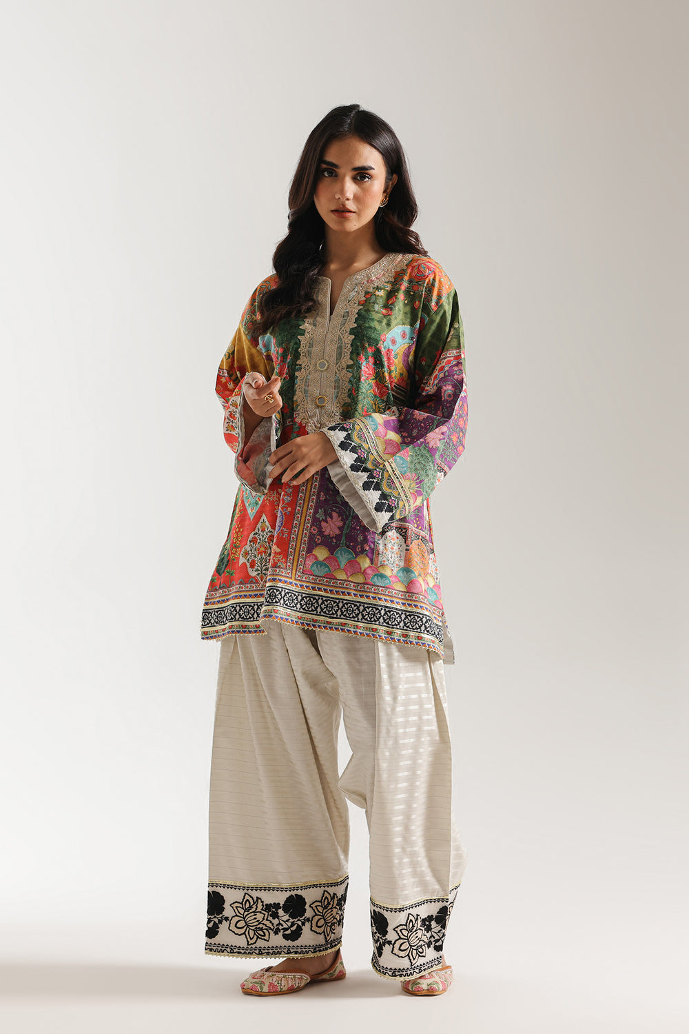 EMBROIDERED SUIT
