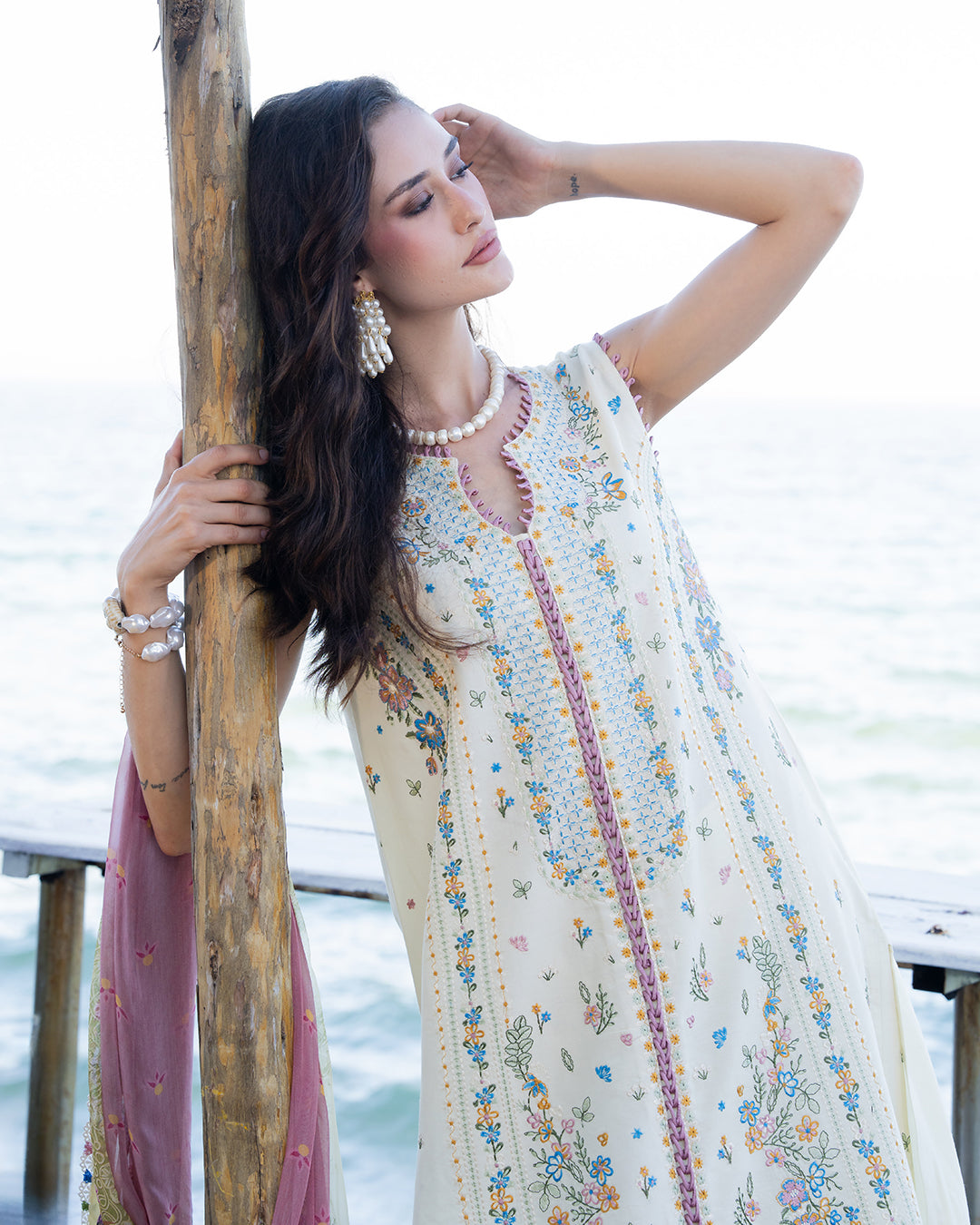 3Pc Lawn Embroidered Suit