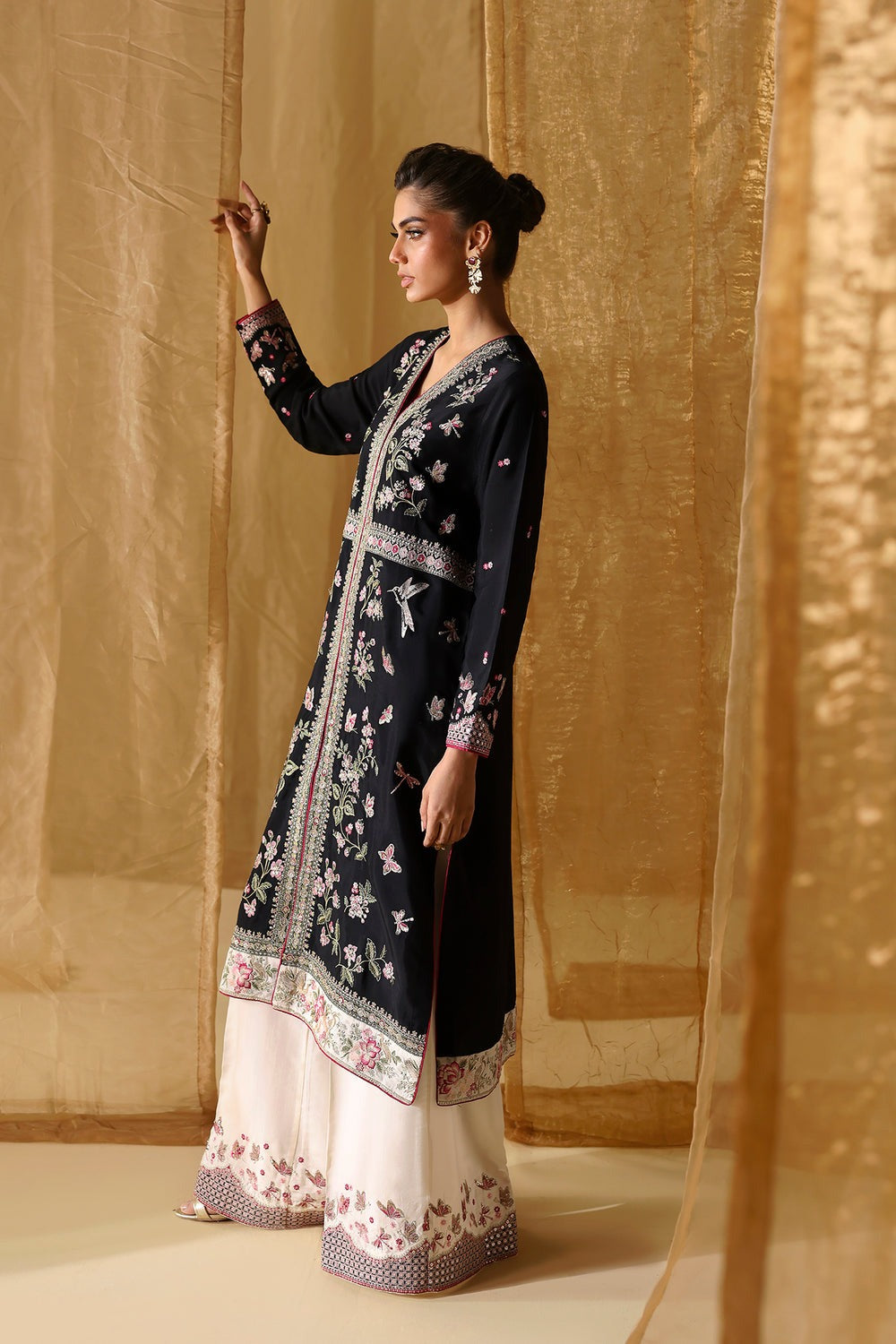 EMBROIDERED SUIT