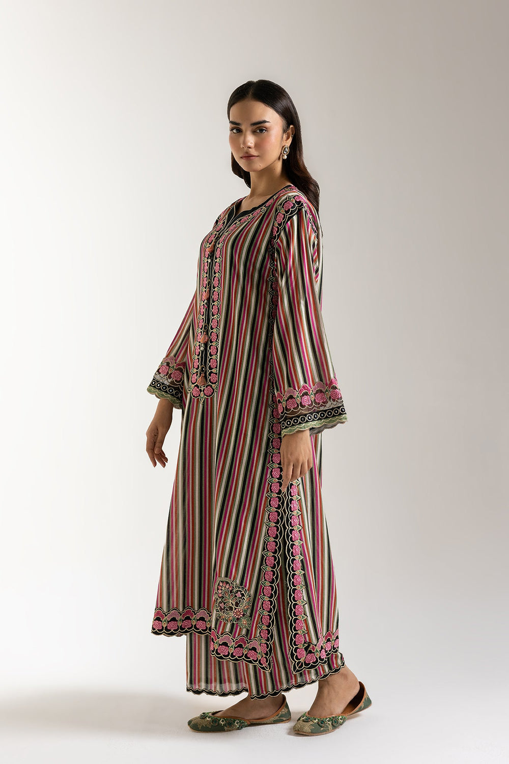 EMBROIDERED SUIT