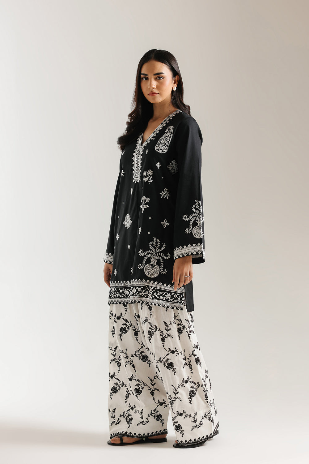 EMBROIDERED SUIT