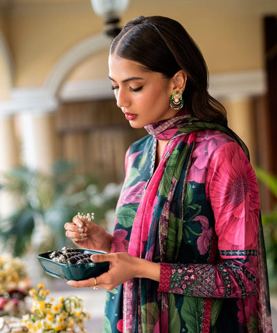 3 PIECE EMBROIDERED LAWN SUIT