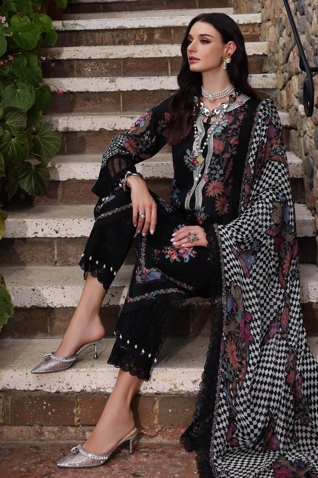 Rang-E-Bahar Lawn