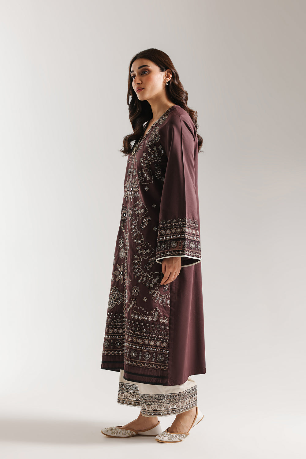 EMBROIDERED SUIT