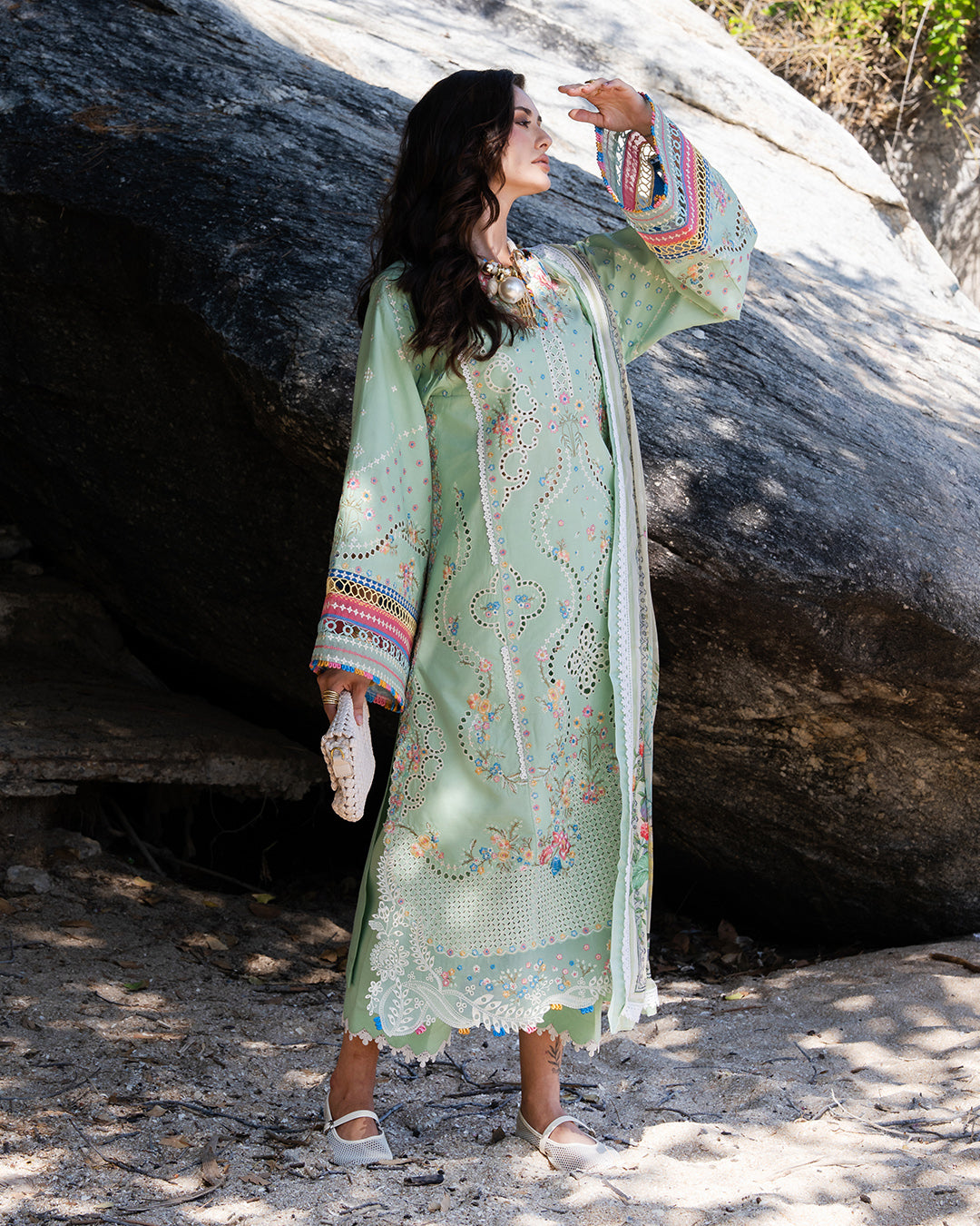 3Pc Lawn Embroidered Suit