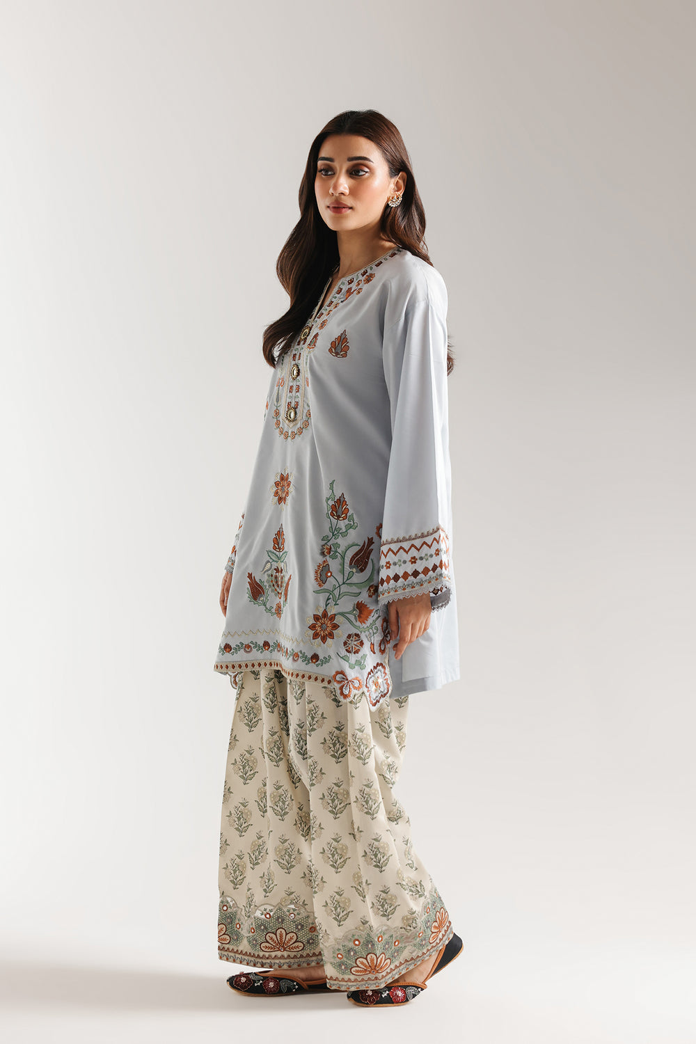 EMBROIDERED SUIT