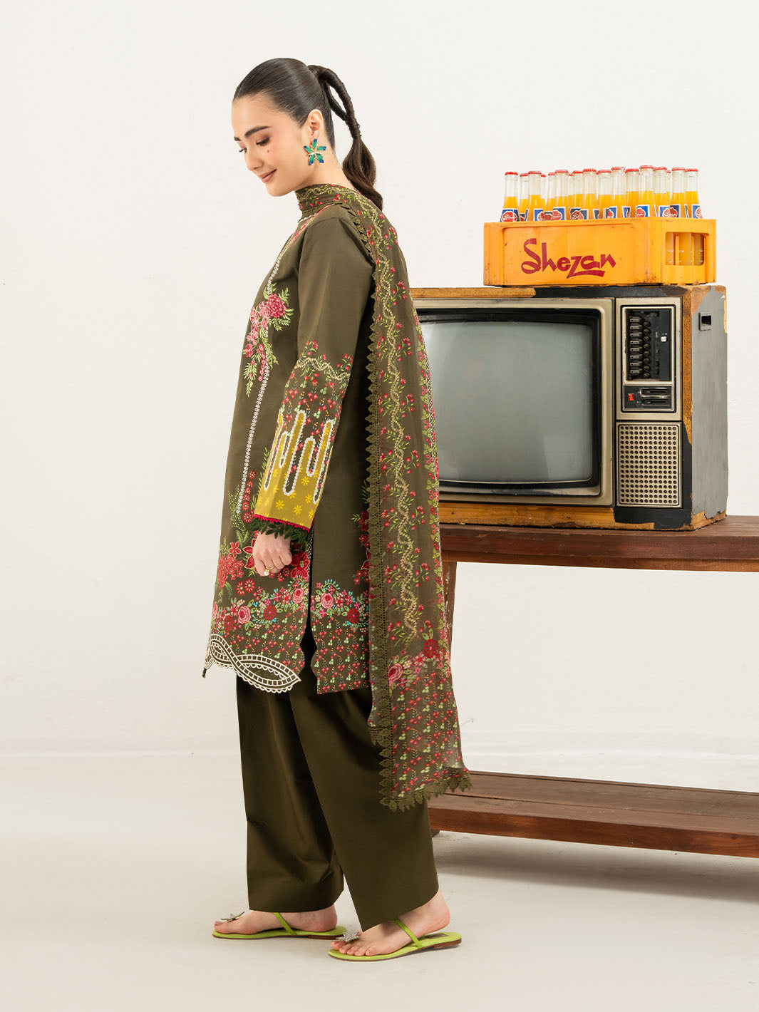 Anaya Lawn 3 PC