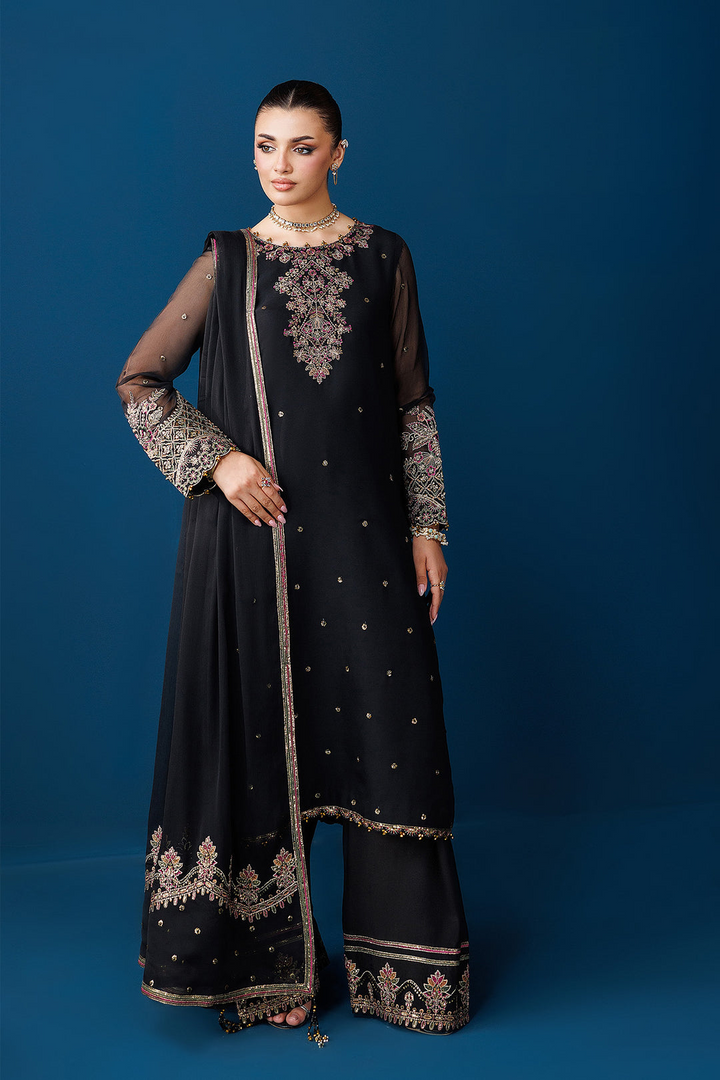 DUA Embroidered Chiﬀon Suit