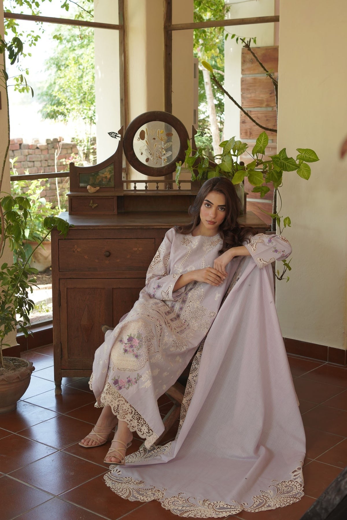 Manara  Luxury Lawn - Lillia