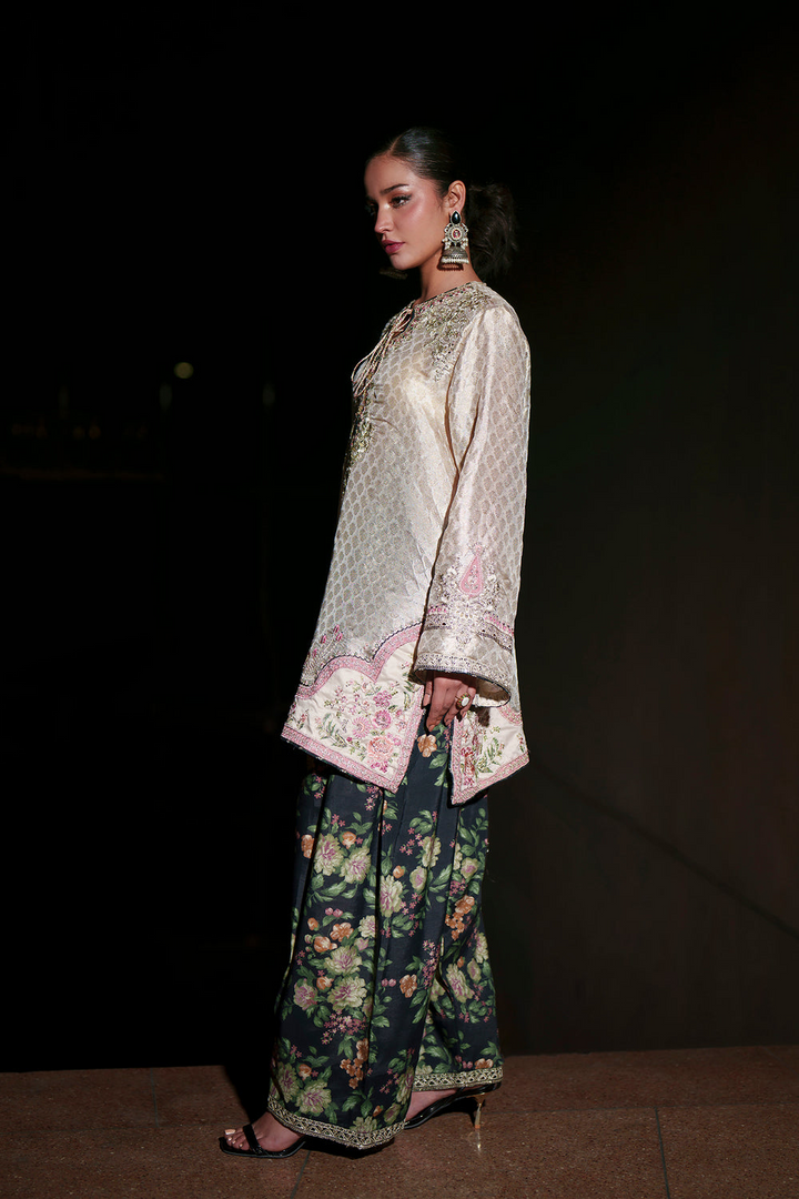 EMBROIDERED SUIT