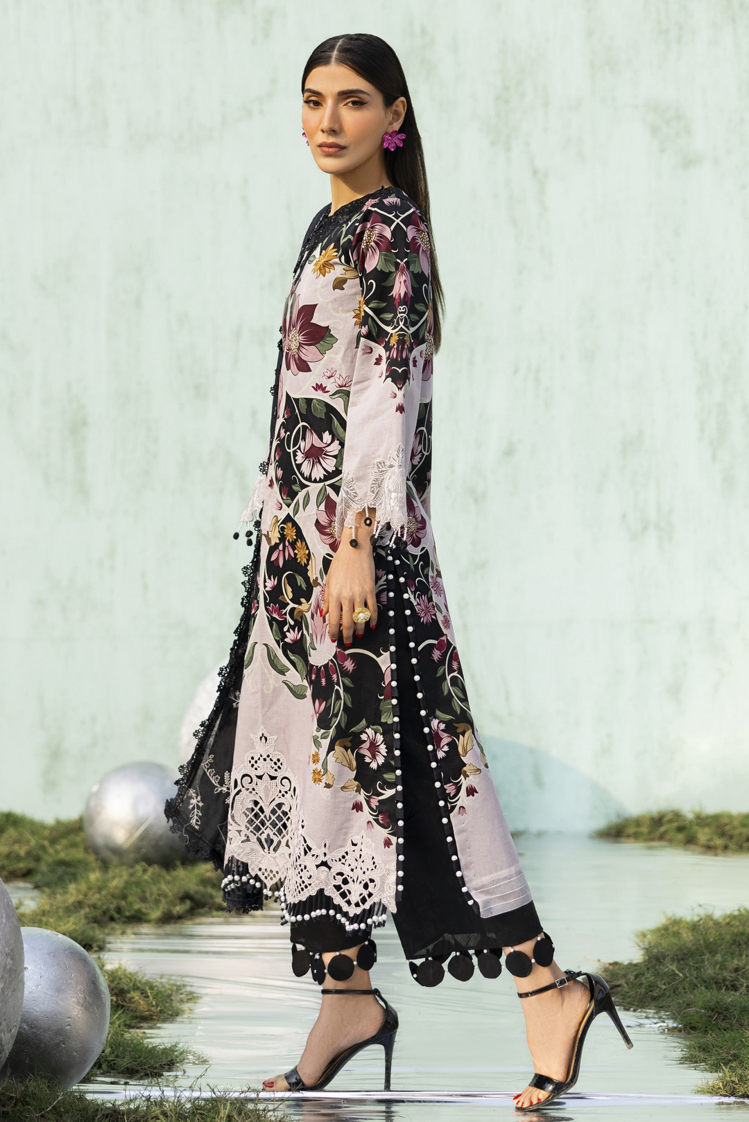 Ivy Bloom Lawn 3 PC