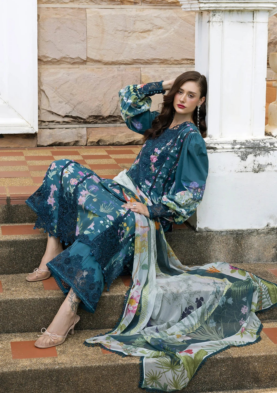 SIGNATURE - EMBROIDERED PRINTS COLLECTION