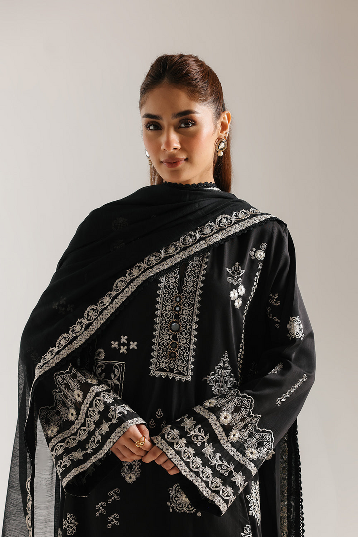 EMBROIDERED SUIT